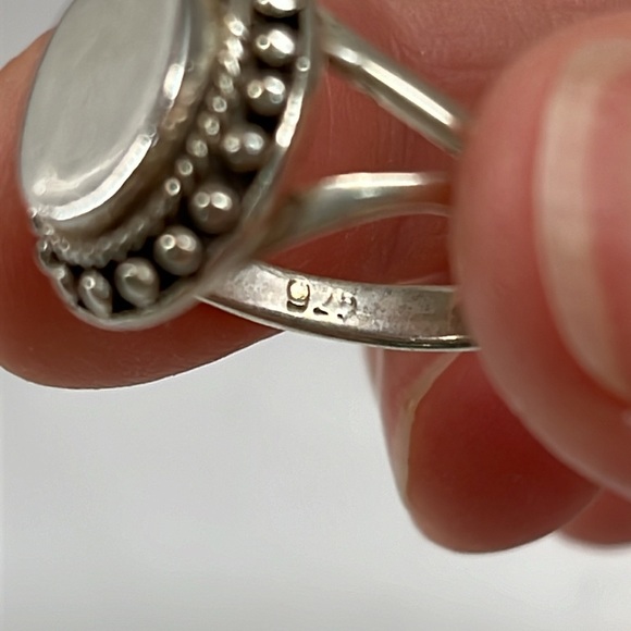925 Silver Ring - Picture 5 of 5